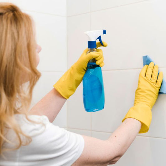Die häufigsten Fehler bei der Reinigung Ihrer Dusche (und wie Sie sie vermeiden)